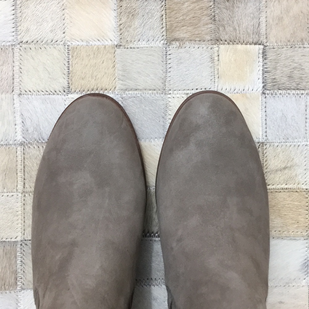 VINCE CAMUTO Prestetta Bootie - Picture 5 of 8